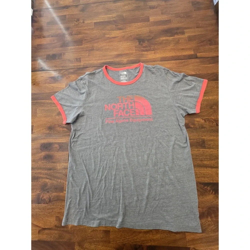 The North Face Short Sleeve XL  Stretchy  Cotton Polyester Sku 15